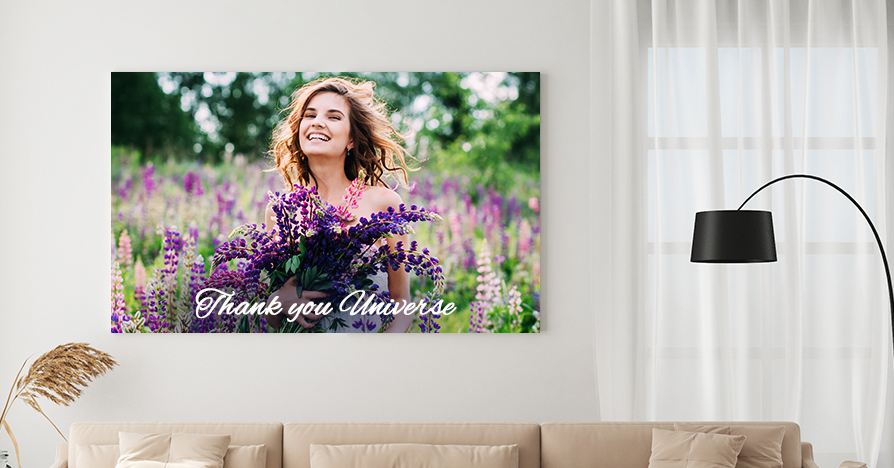 Leaving room decoration with acrylic prints